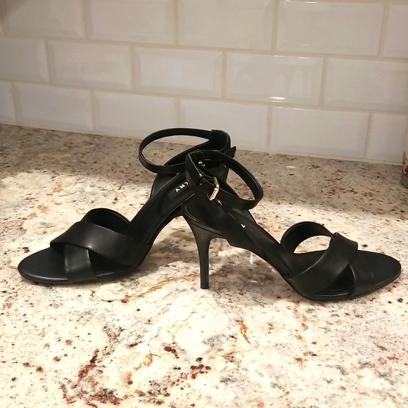DKNY HEELS - Picture 1 of 11